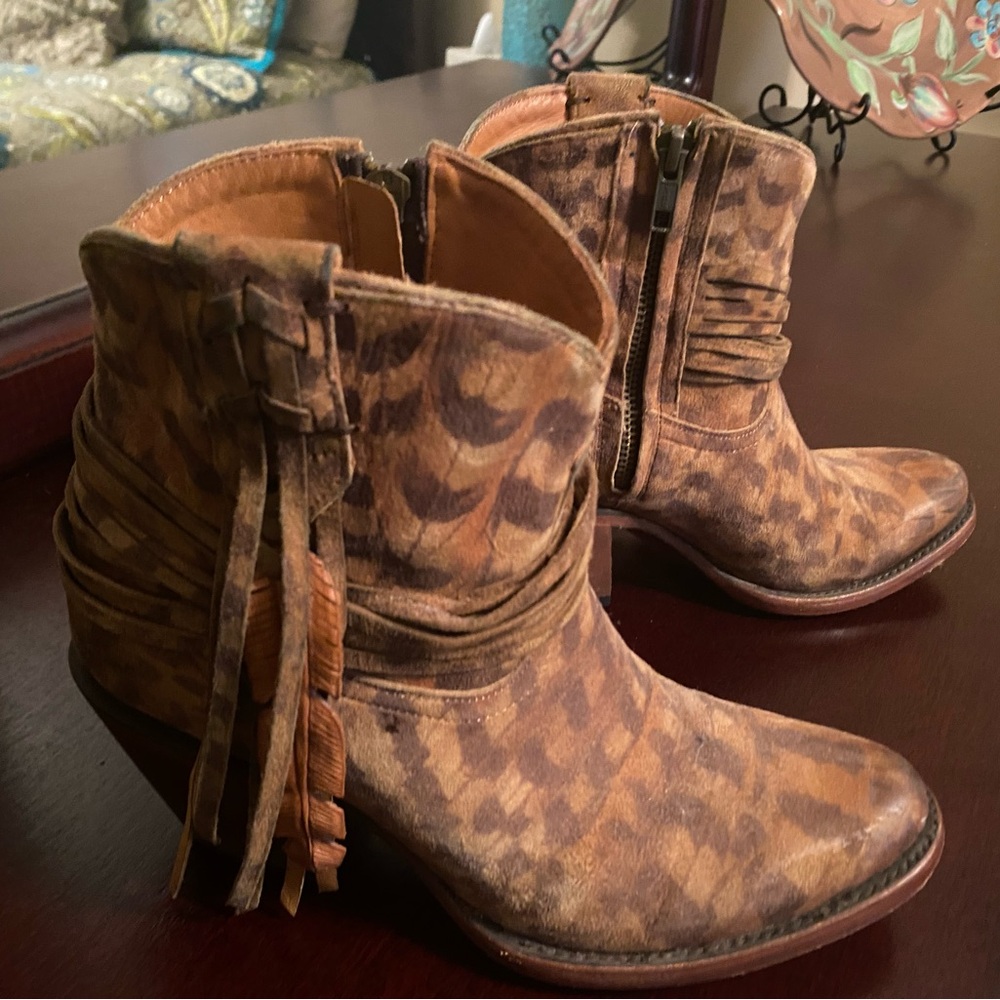 LUCCHESE WOMEN'S ROBYN WESTERN BOOTIES Size 6.5 EUC